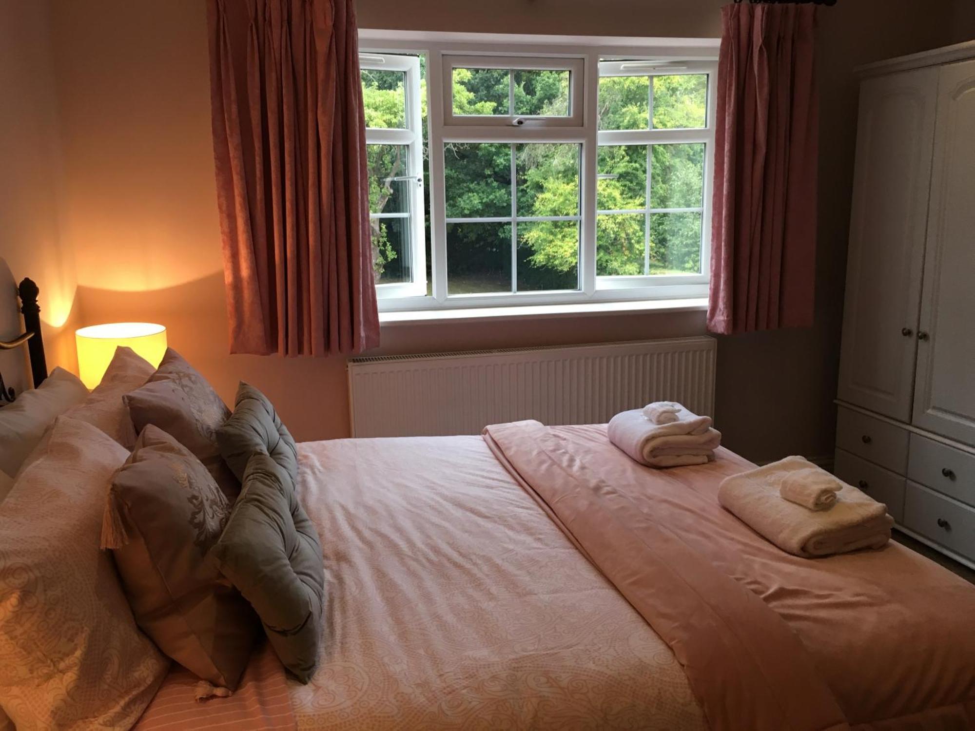 Leafy Suburban Bed And Breakfast Northwood  Exteriör bild